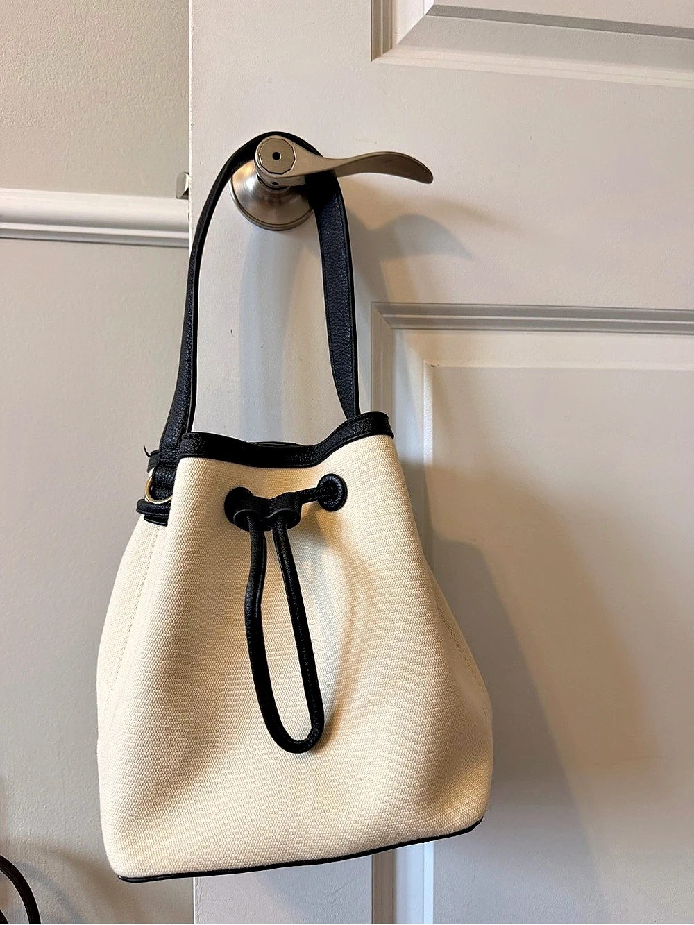 Drawstring Shoulder Bag in Cream & Black Like New